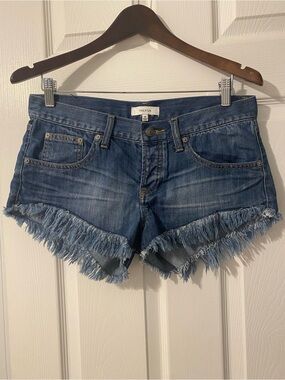 Aritzia Talula Jean Denim Shorts Low Rise Mico Mini Heavy Fray Raw Beach Size 28